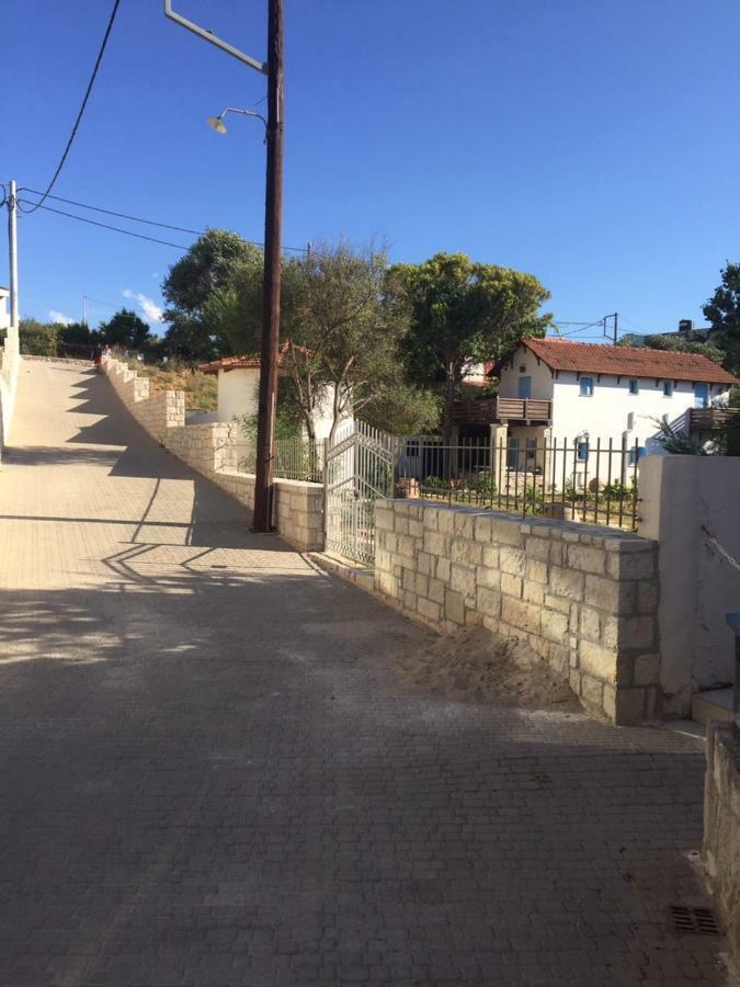 Villa Antonia Almirída Luaran gambar